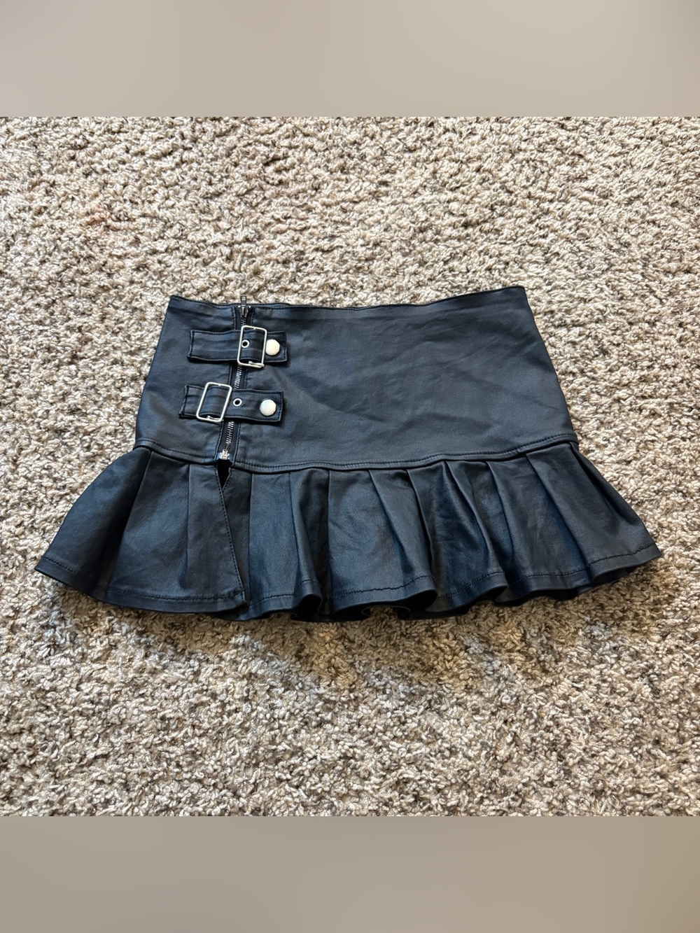 Edikted Black Faux Leather Pleated Mini Skirt Size Women’s Medium